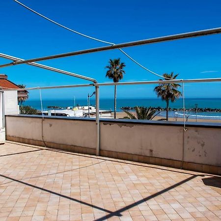 Appartamento Di Antonio Fronte Mare Montesilvano Marina 外观 照片