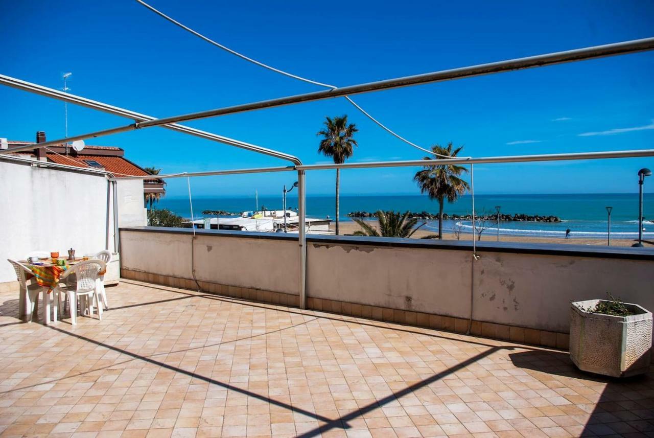 Appartamento Di Antonio Fronte Mare Montesilvano Marina 外观 照片