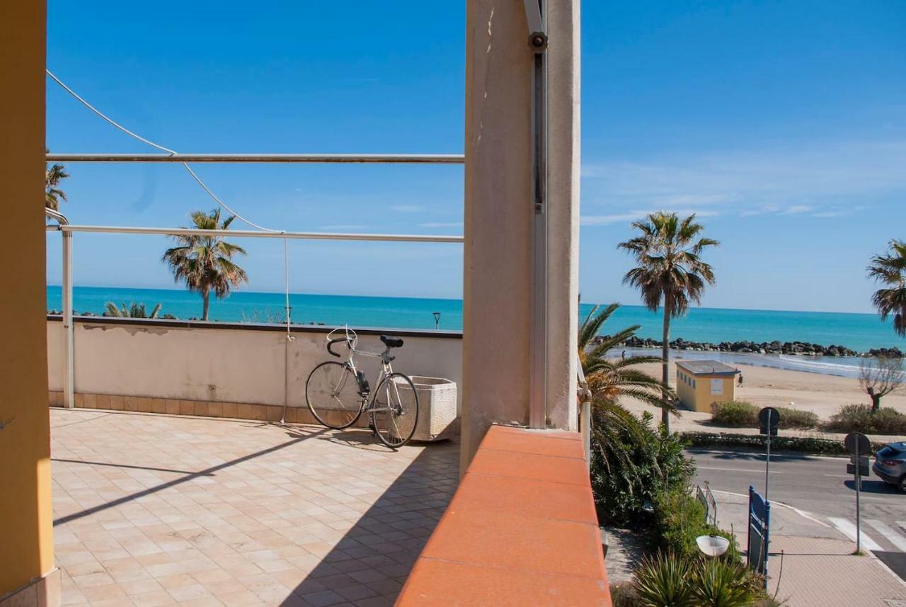 Appartamento Di Antonio Fronte Mare Montesilvano Marina 外观 照片