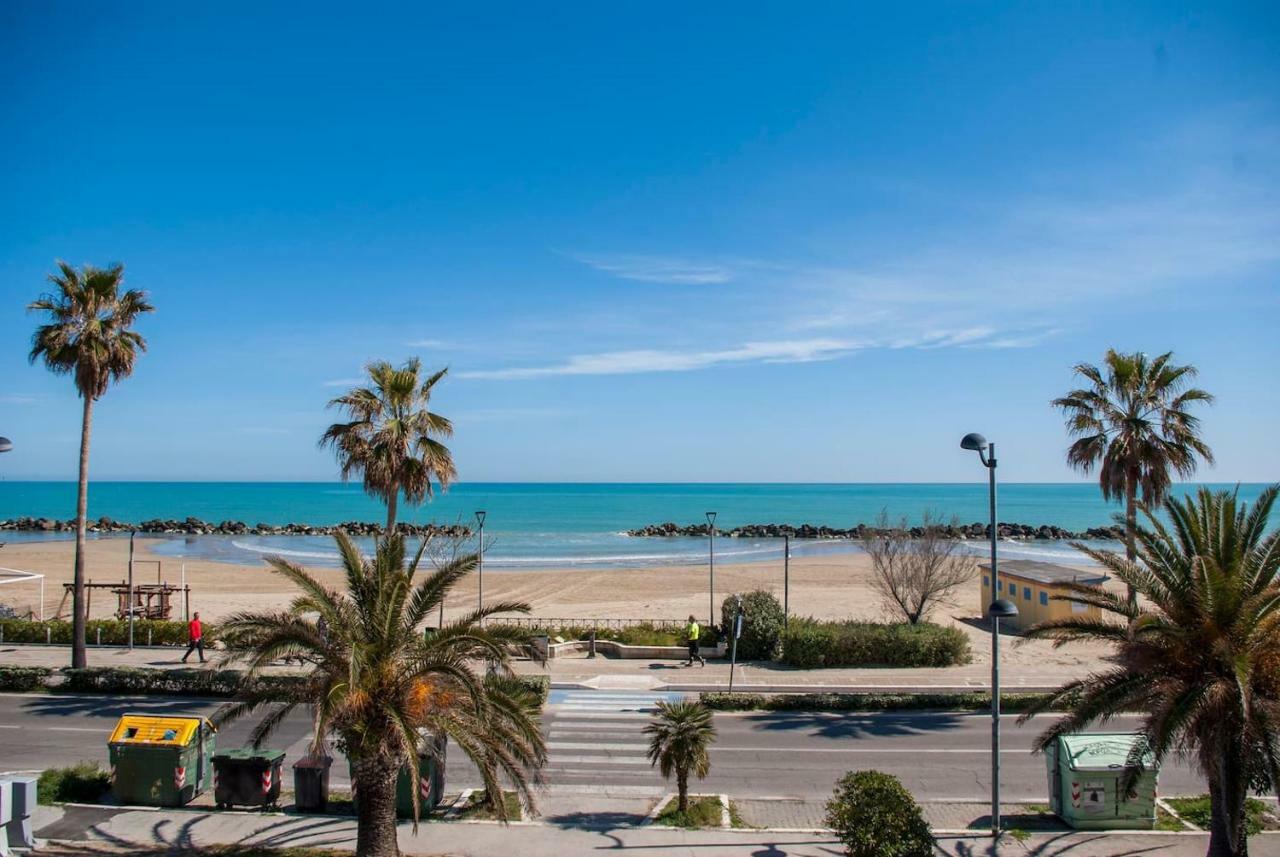 Appartamento Di Antonio Fronte Mare Montesilvano Marina 外观 照片